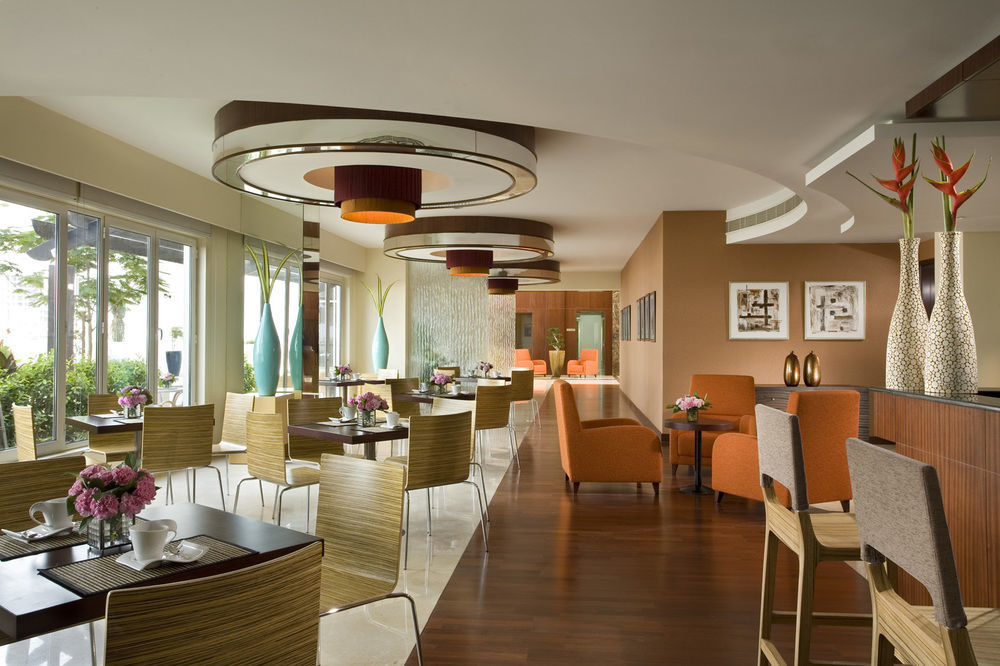 ซัมเมอร์เซต อัล ฟาเตห์ บาห์เรน Apartment มานามา ร้านอาหาร รูปภาพ